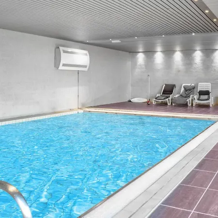 In With Swimming Pool شقة